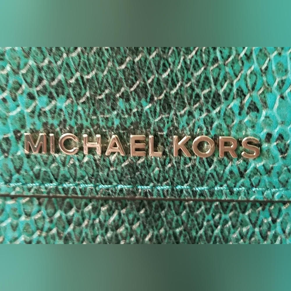 Michael Kors Tile Blue Python Embossed NWOT Crossbody Purse - Picture 3 of 16